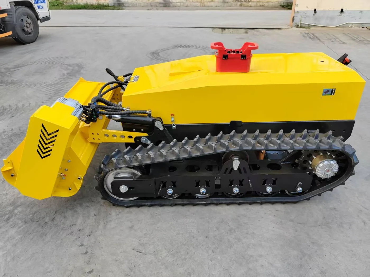 Cronus FGKH-1000L remote land-clearing machine